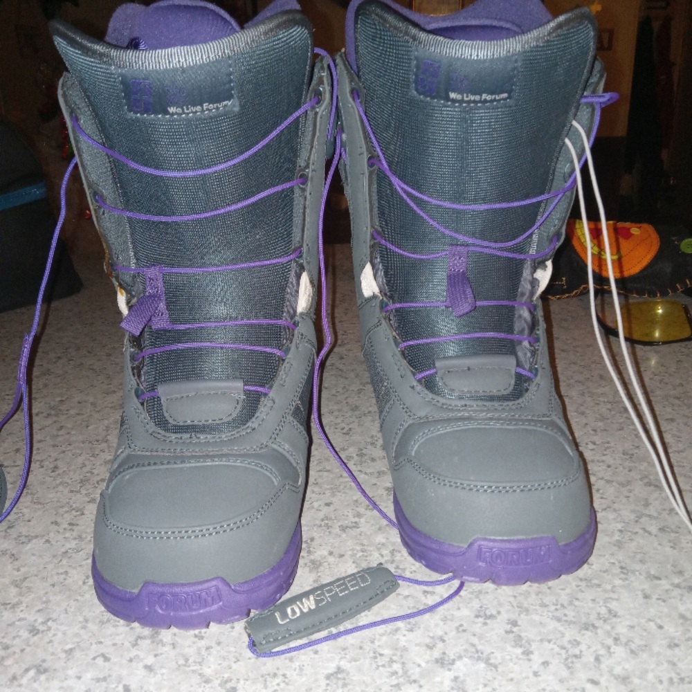 snow/ski boots Brand New